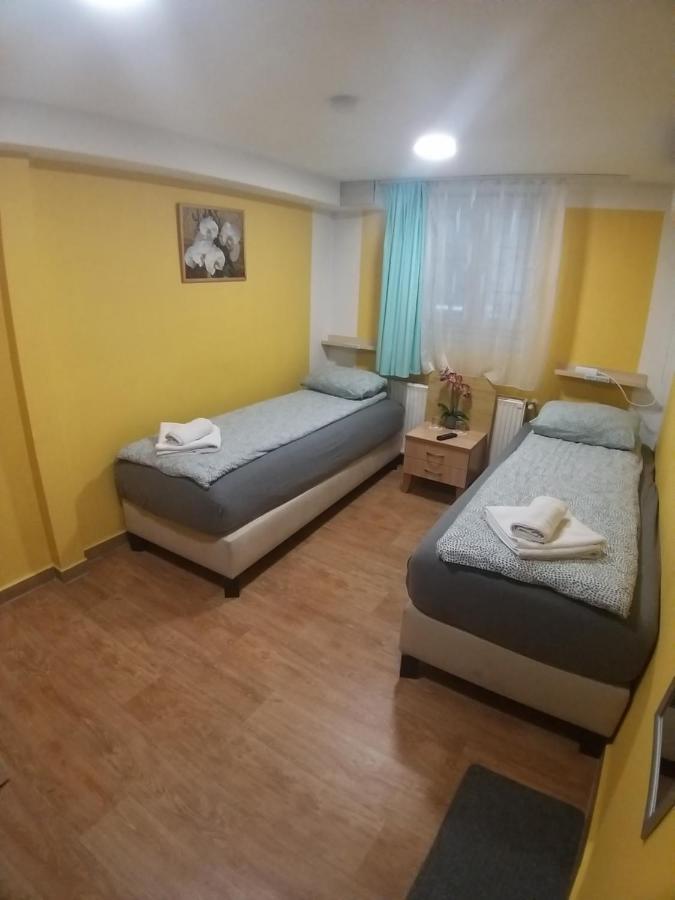Deniz Guesthouse Budapeste Exterior foto