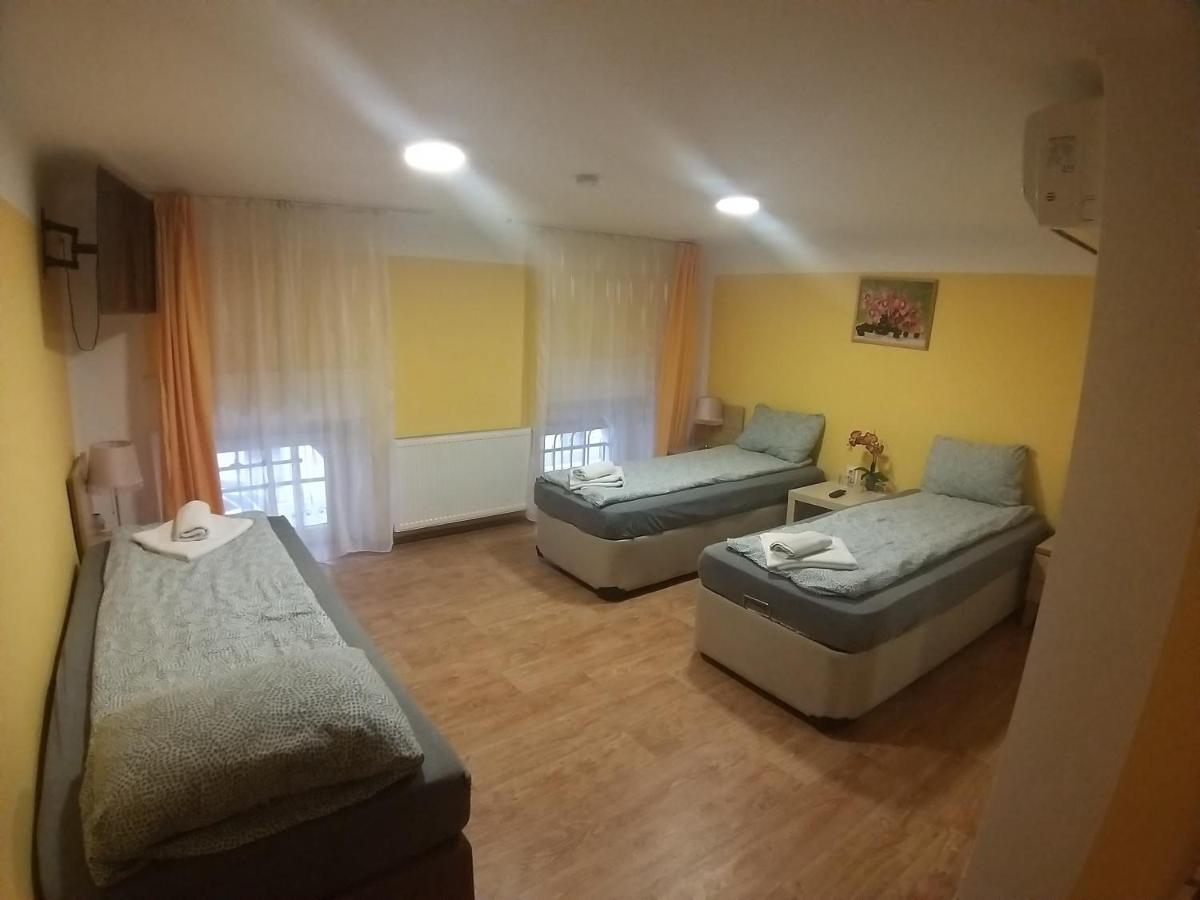 Deniz Guesthouse Budapeste Exterior foto